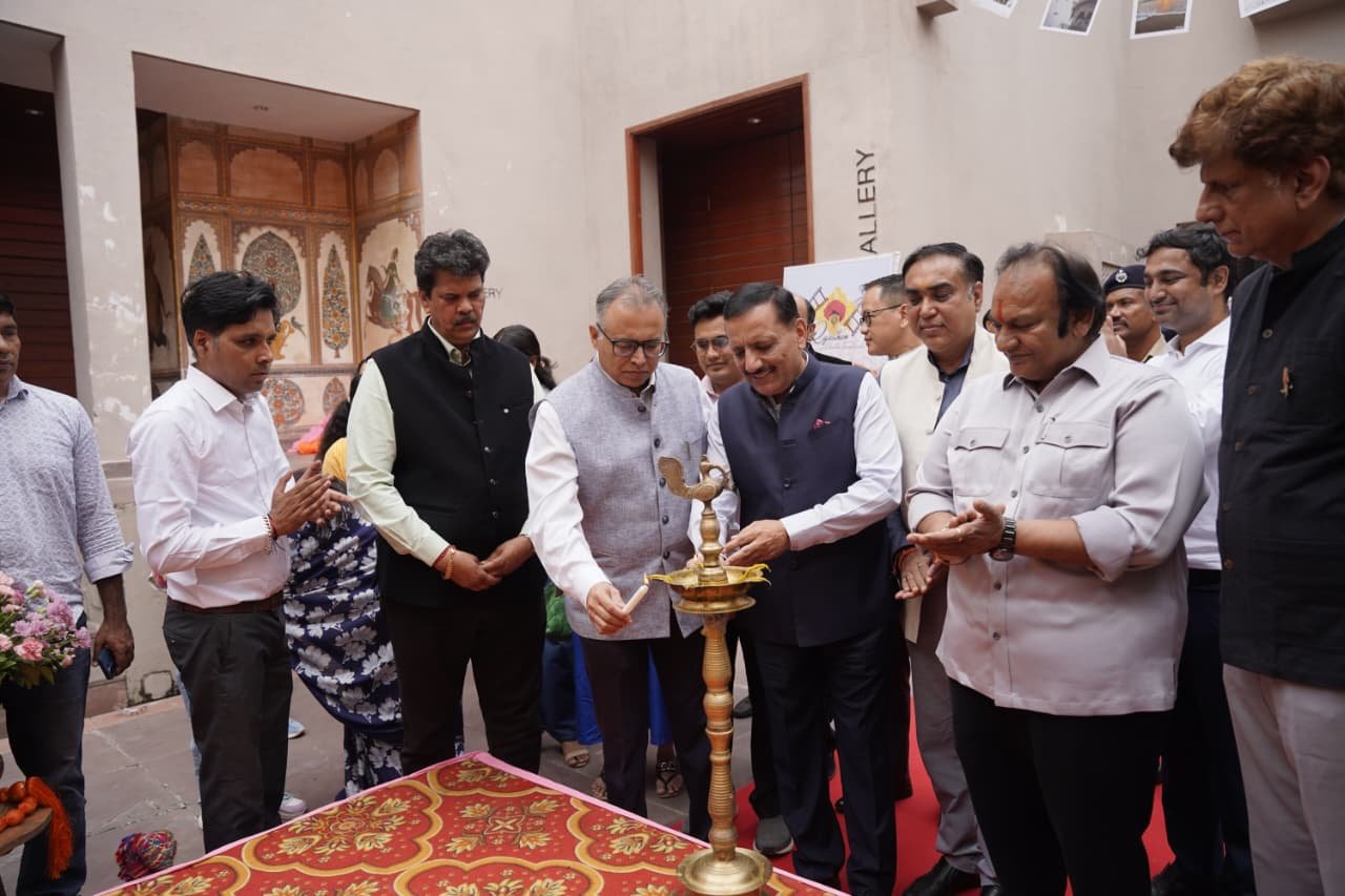 जवाहर कला केंद्र में सजा फोटोग्राफी का महाकुंभ, ‘नजर’ प्रदर्शनी में फोटो-पेंटिंग का संगम