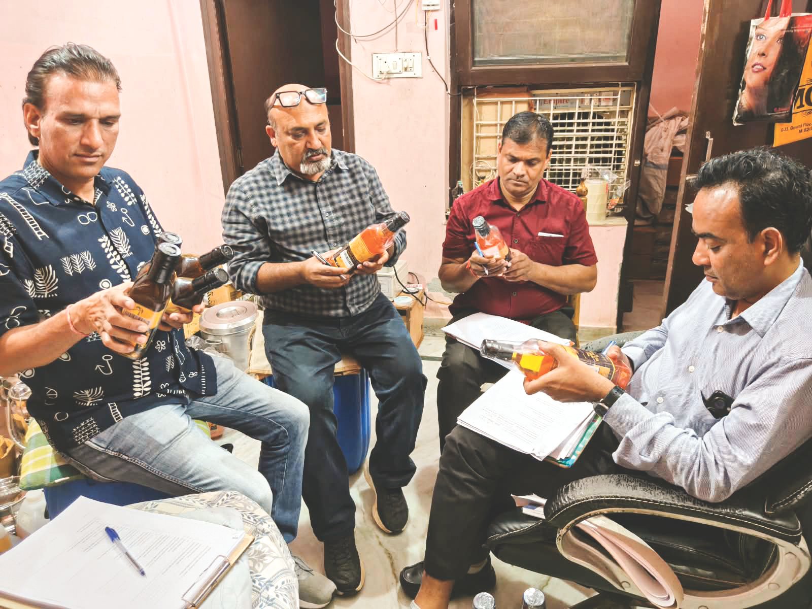 कोटा में तेल का खेल : 170 किलो का रिफाइंड ‘वुड प्रेस्ड’ बनाकर 350 लीटर में बेच रहे