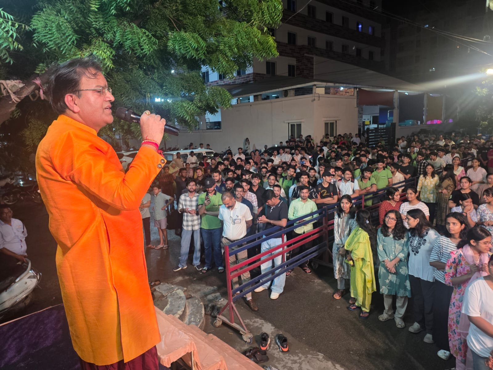 विधिवत पूजा-अर्चना के साथ डॉक्टर गणेशजी की स्थापना