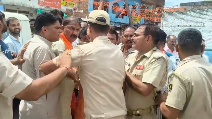 कोटा में पुनर्मतदान के दौरान दो जगह हंगामा, भाजपा-कांग्रेस कार्यकर्ता भिड़े