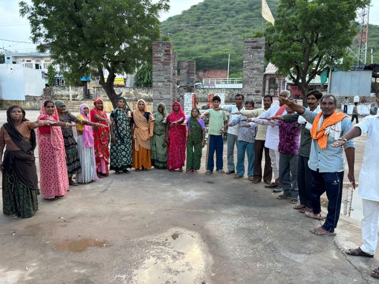 सथुर में ‘नो प्लास्टिक मेरा गांव’ का संदेश, कपड़े का थैला अपनाने की अपील