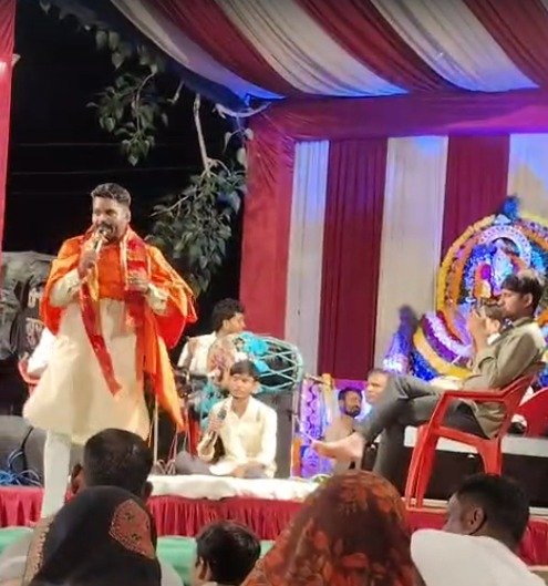 मंडाना में देर रात तक गूंजे श्याम भजन, इत्र और पुष्प वर्षा ने मोहा मन