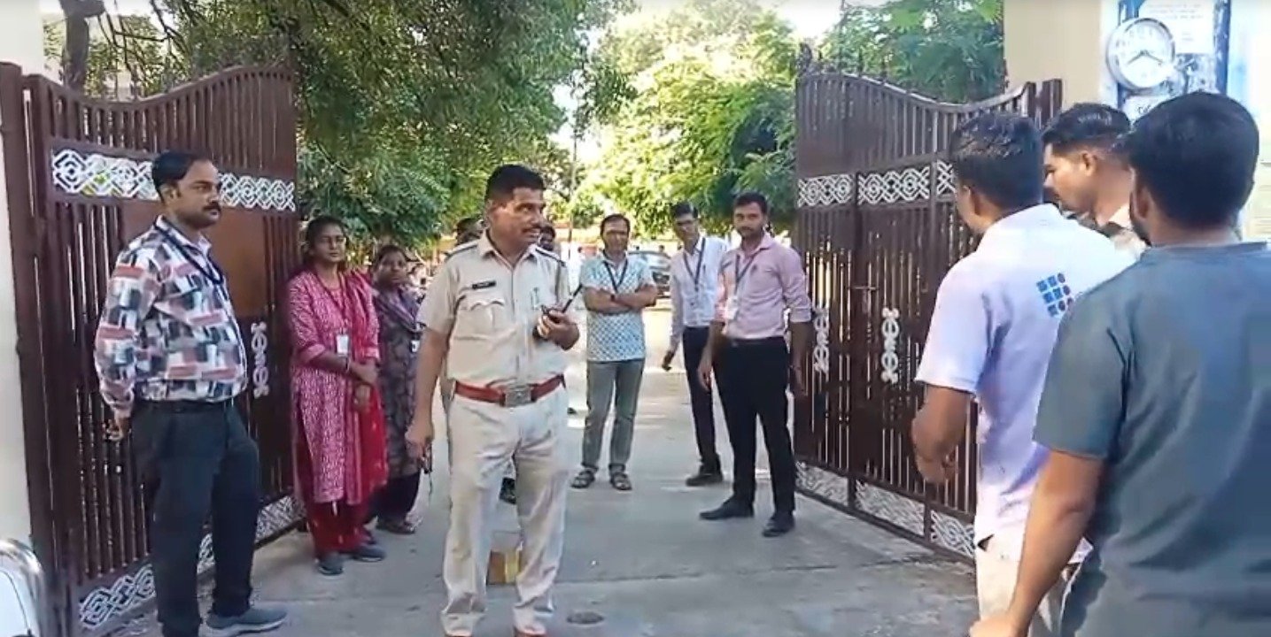 कोटा में एसआई भर्ती का री-एग्जाम, 58 केंद्रों पर कड़ी जांच के बाद प्रवेश