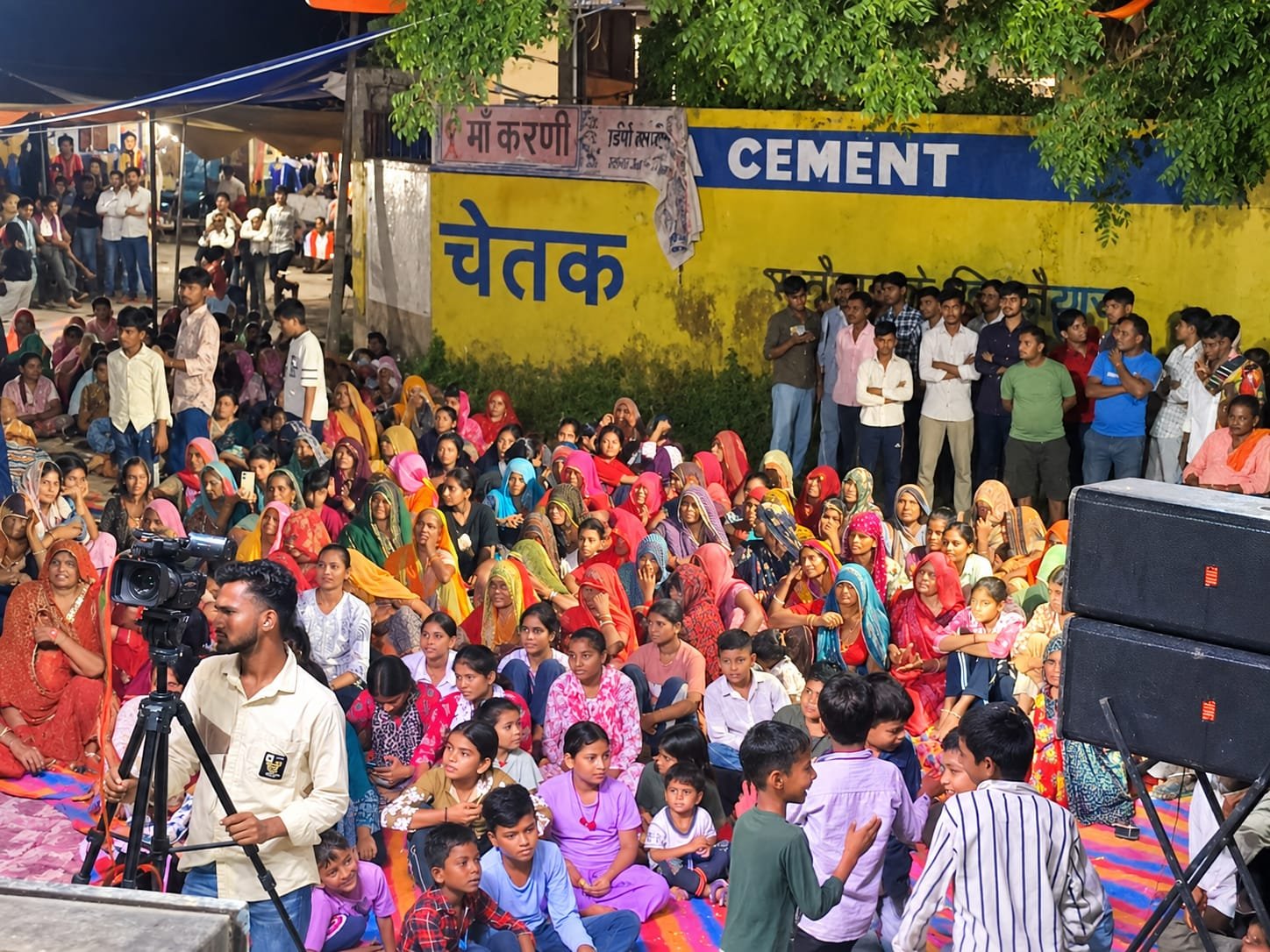 देईखेड़ा में भजन संध्या, देर रात तक भजनों पर झूमे श्रद्धालु