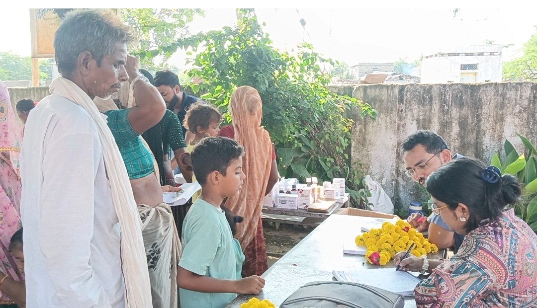 शंभूपुरा में निशुल्क चिकित्सा शिविर, 100 से अधिक ग्रामीणों ने लिया लाभ