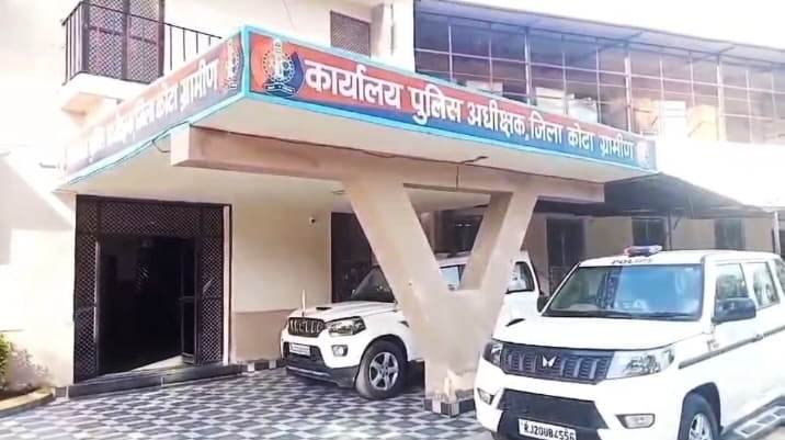 साथ रहने और शादी की इच्छा जताने के बाद दो युवतियों ने जहरीला पदार्थ खाया, एमबीएस में उपचार जारी