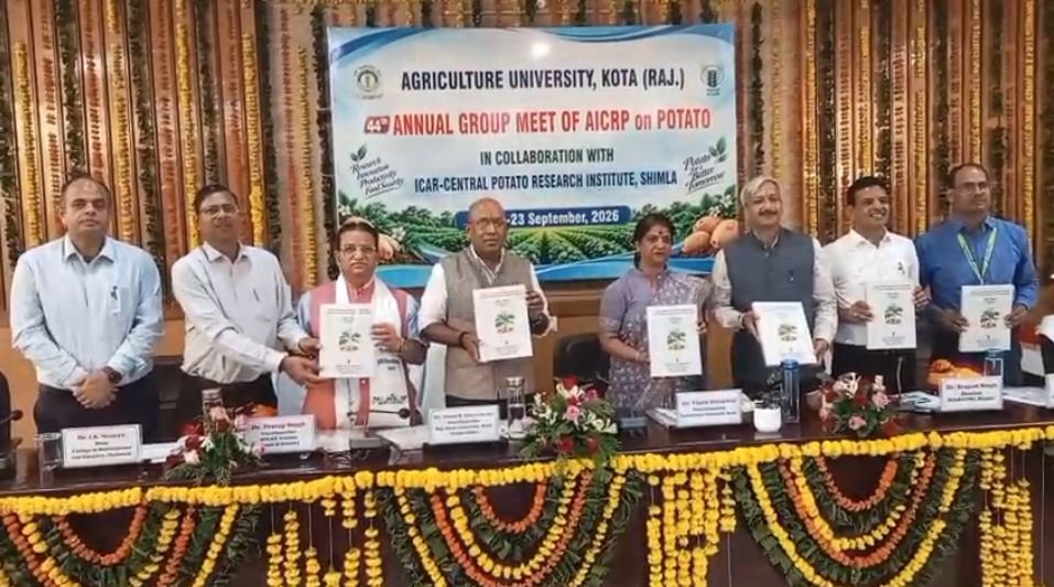 आलू की किस्मों और व्यंजनों की प्रदर्शनी, 75 वैज्ञानिकों ने अनुसंधान पर किया मंथन