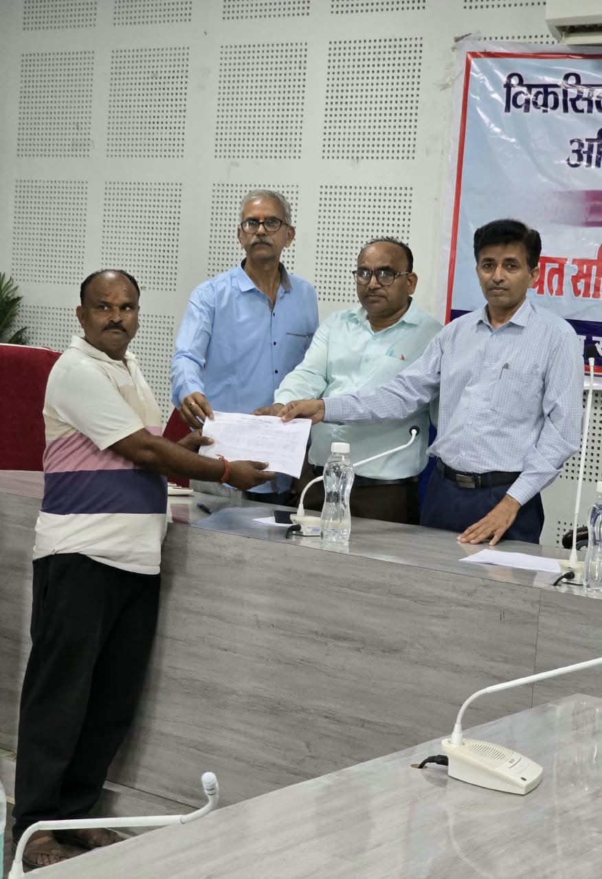 हिण्डोली के सेवा सेतु शिविर में सुवालाल को हाथों-हाथ मिली शौचालय की स्वीकृति