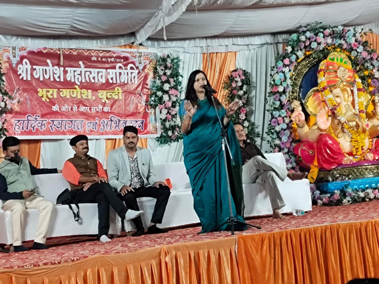 भूरा गणेश मंदिर में अखिल भारतीय कवि सम्मेलन, देर रात तक काव्य रस में डूबे रहे श्रोता