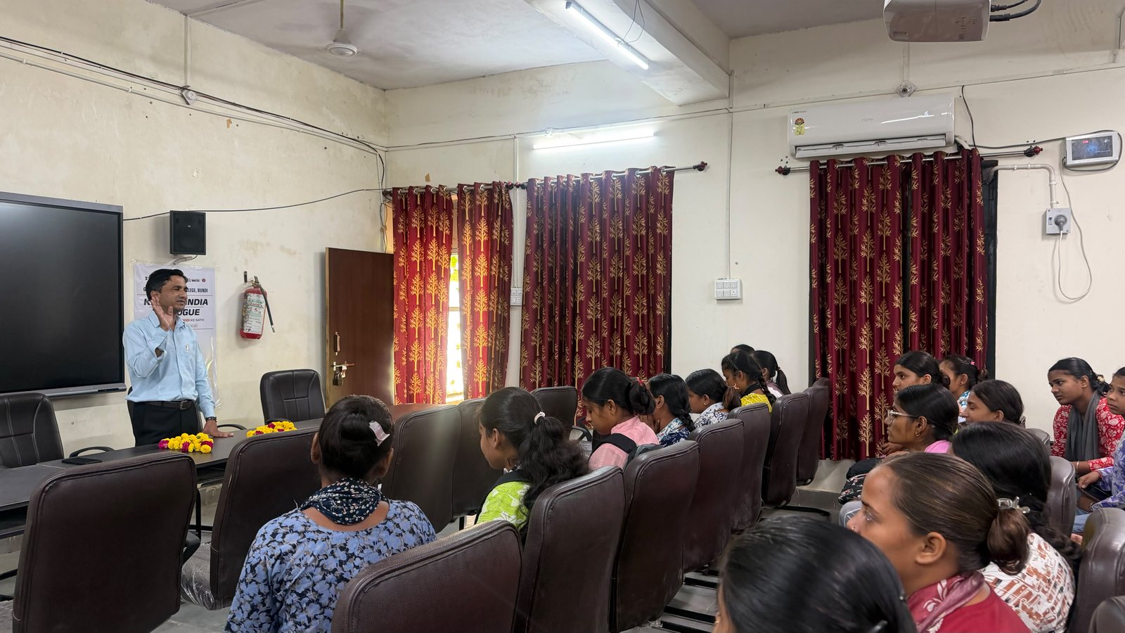 मतदाता पंजीकरण जागरूकता कार्यक्रम आयोजित, छात्राओं को पुनरीक्षण प्रक्रिया की दी जानकारी