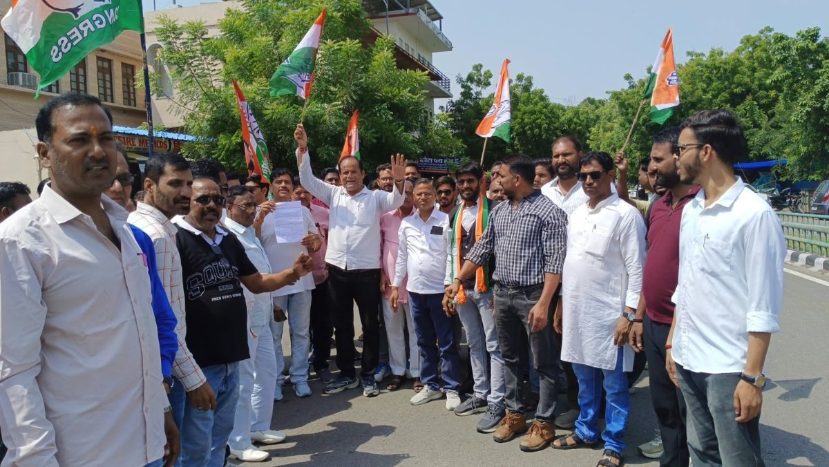 कोटा में कांग्रेस का प्रदर्शन, SIR को लेकर जिला कलेक्टर को सौंपा ज्ञापन