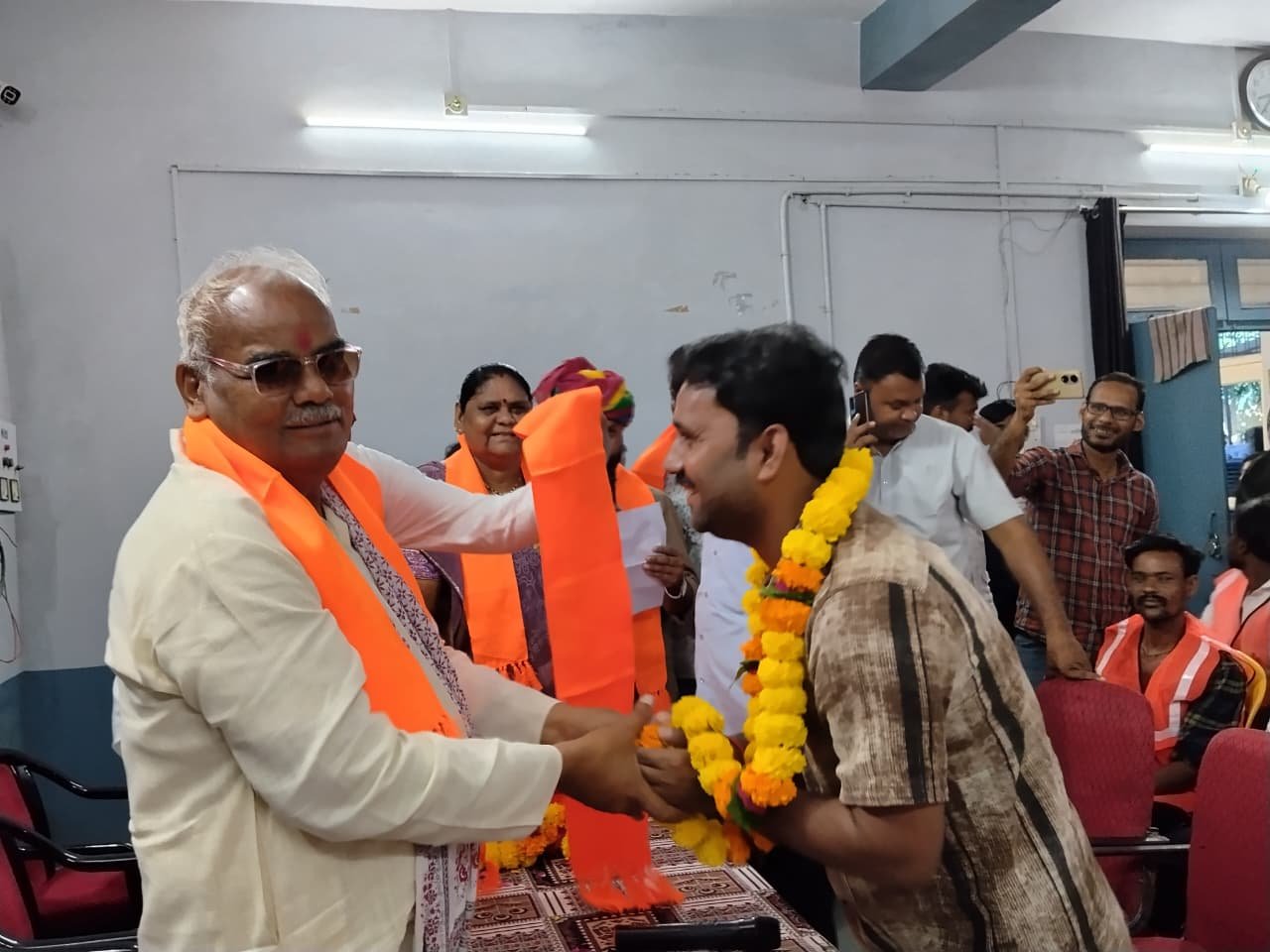 सुकेत नगर पालिका के नवनिर्वाचित अध्यक्ष-उपाध्यक्ष ने संभाला कार्यभार, मंत्री मदन दिलावर ने किया अभिनंदन