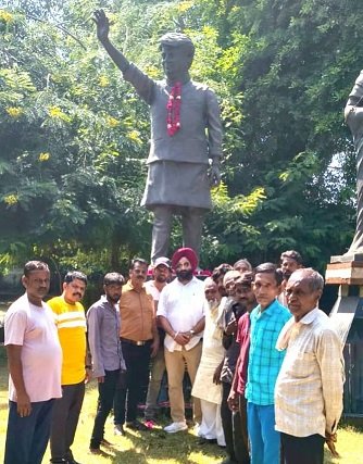 माधवराव सिंधिया की पुण्यतिथि पर जरूरतमंदों को बांटी खाद्य सामग्री