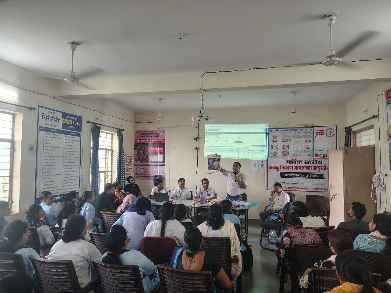 एसडीएम ने चिकित्सा विभाग की बैठक लेकर योजनाओं की प्रगति जानी