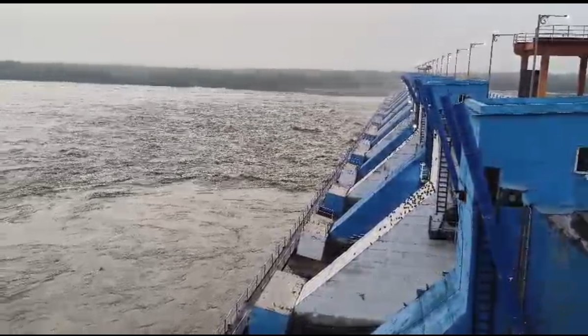नोनेरा बांध से छोड़ा 75 हजार क्यूसेक पानी, निचले इलाकों में अलर्ट