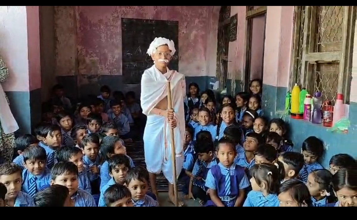 मंडाना के स्कूलों में गांधी और शास्त्री जयंती पर श्रद्धांजलि, विद्यार्थियों ने लिया आदर्शों पर चलने का संकल्प