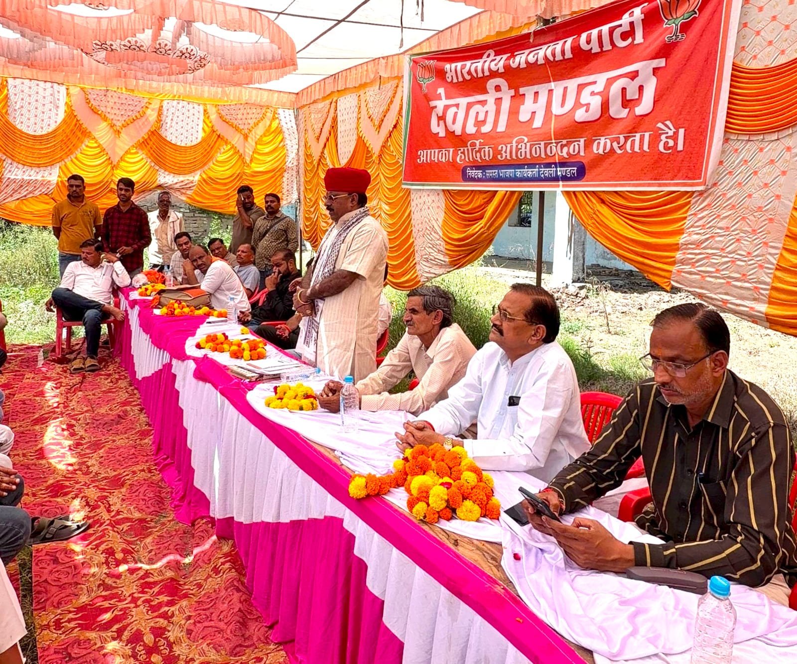पंचायत चुनाव की तैयारियों में जुटी भाजपा, चैन सिंह राठौड़ ने लिए दावेदारों के आवेदन