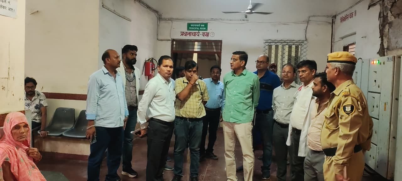 जिला अस्पताल का अतिरिक्त जिला कलक्टर ने किया निरीक्षण, व्यवस्थाएं दुरुस्त रखने के निर्देश