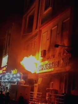 कोटा के ट्रांसपोर्ट नगर स्थित रेस्टोरेंट में लगी आग, दमकल की तीन गाड़ियां मौके पर