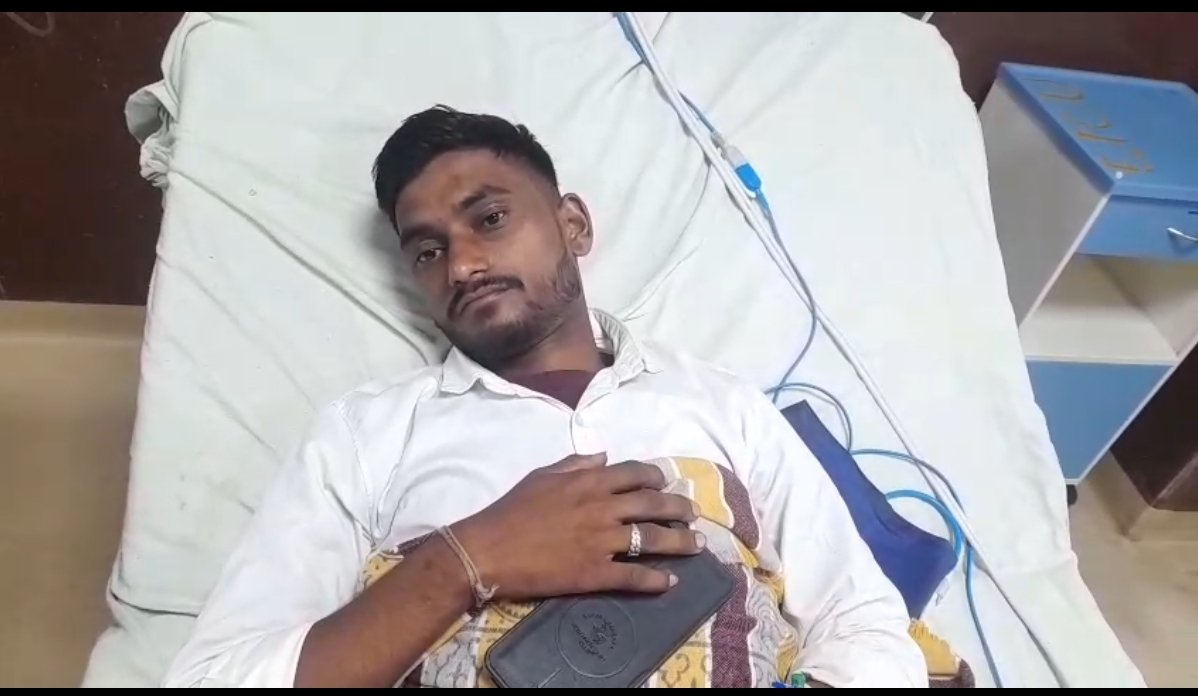 घास कटिंग कर रहे युवक को सांप ने डसा