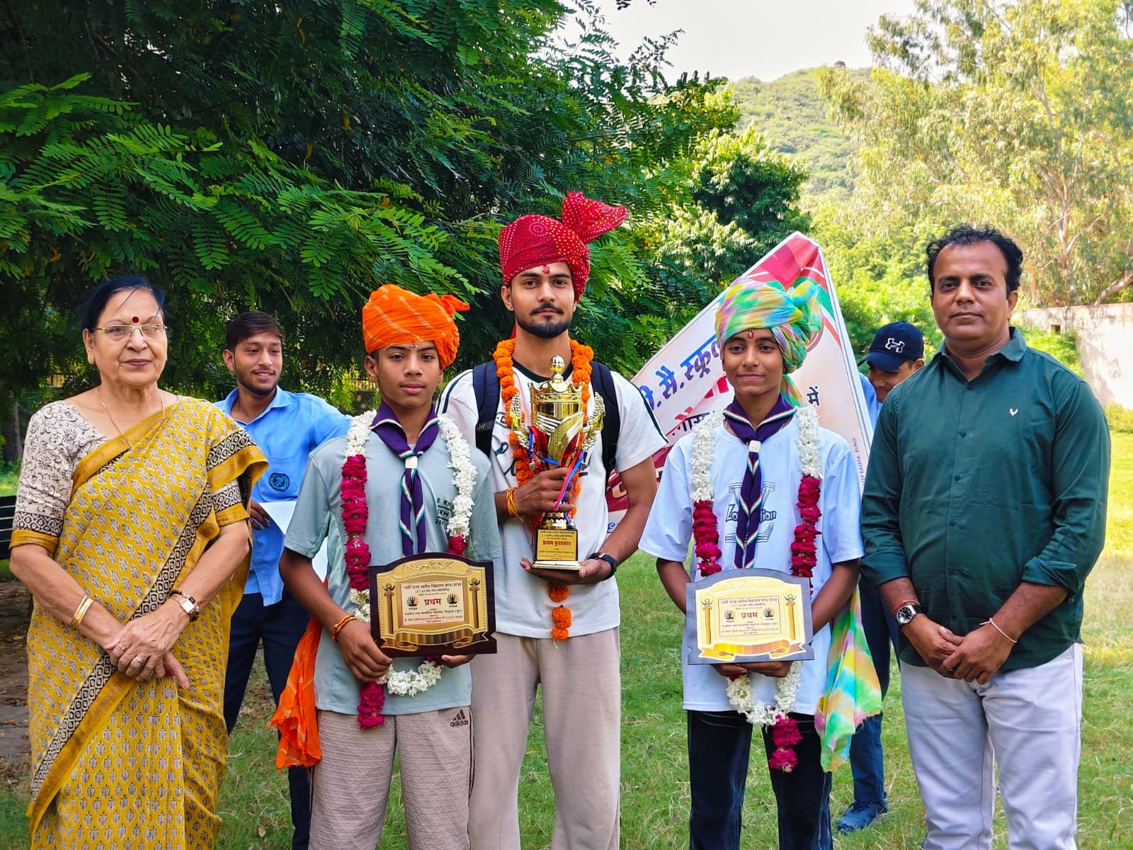 योगासन में परमवीर और तनवीर का स्वर्णिम प्रदर्शन, अब राष्ट्रीय स्तर पर दिखाएंगे दम