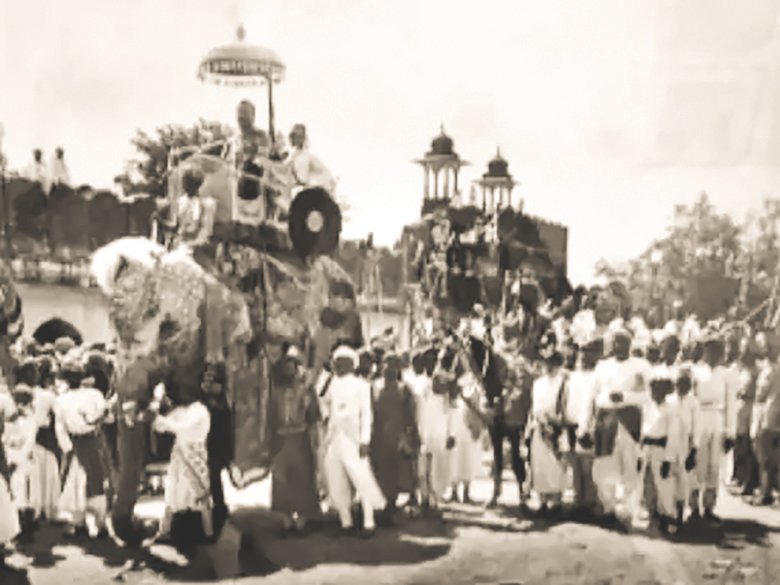 शाही ठाट से आधुनिक रंगत तक 300 साल का जीवंत वैभव