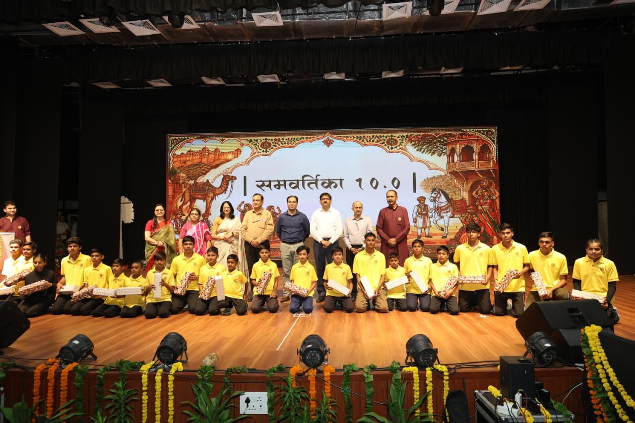 कोटा में समवर्तिका 10.0: बच्चों ने ‘मरुधरा जहां माटी बोलती है’ नाटक से दिखाई राजस्थान की संस्कृति