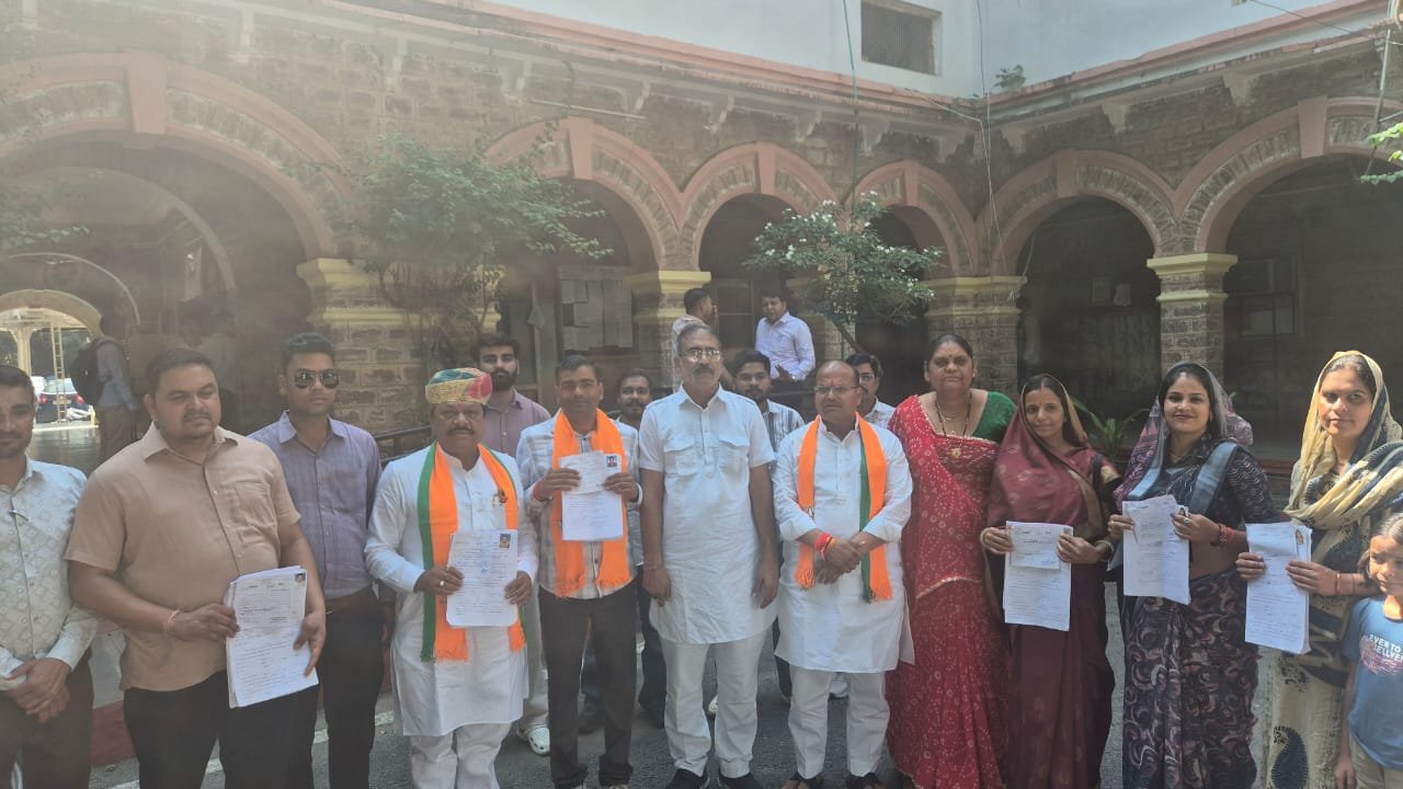 पंचायत चुनाव: कोटा में भाजपा प्रत्याशियों ने भरे नामांकन, मदन दिलावर की मौजूदगी में तैयार हुए पर्चे