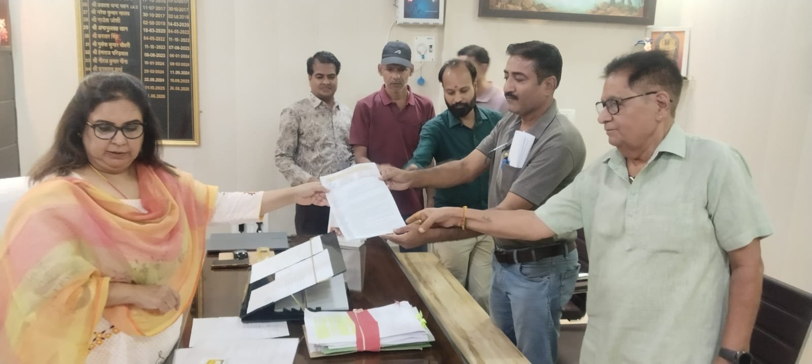 अशोक गुप्ता के बाद संविदाकर्मी आरिज की मौत से फिर उठे सवाल