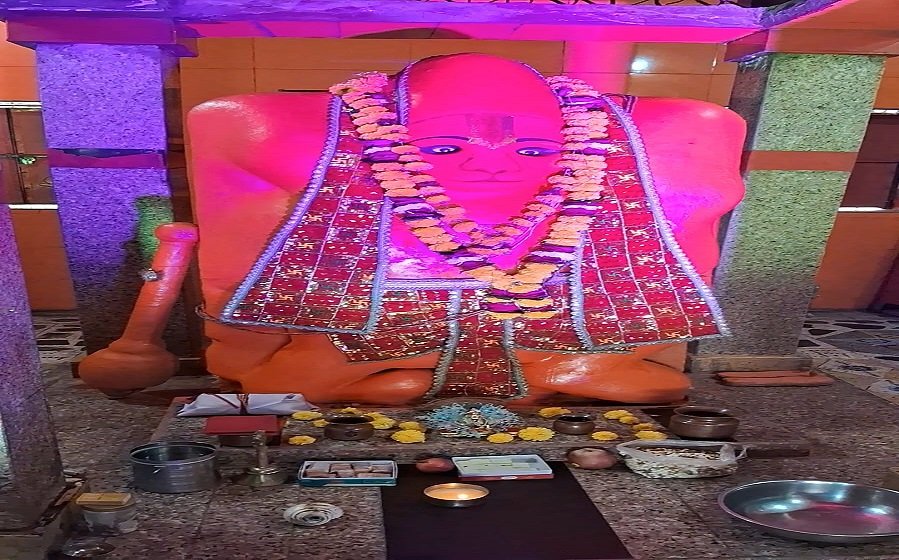 सुल्तानपुर में नवरात्र महोत्सव की धूम, विजय हनुमानजी मंदिर में विराजी 9 फीट ऊंची प्रतिमा