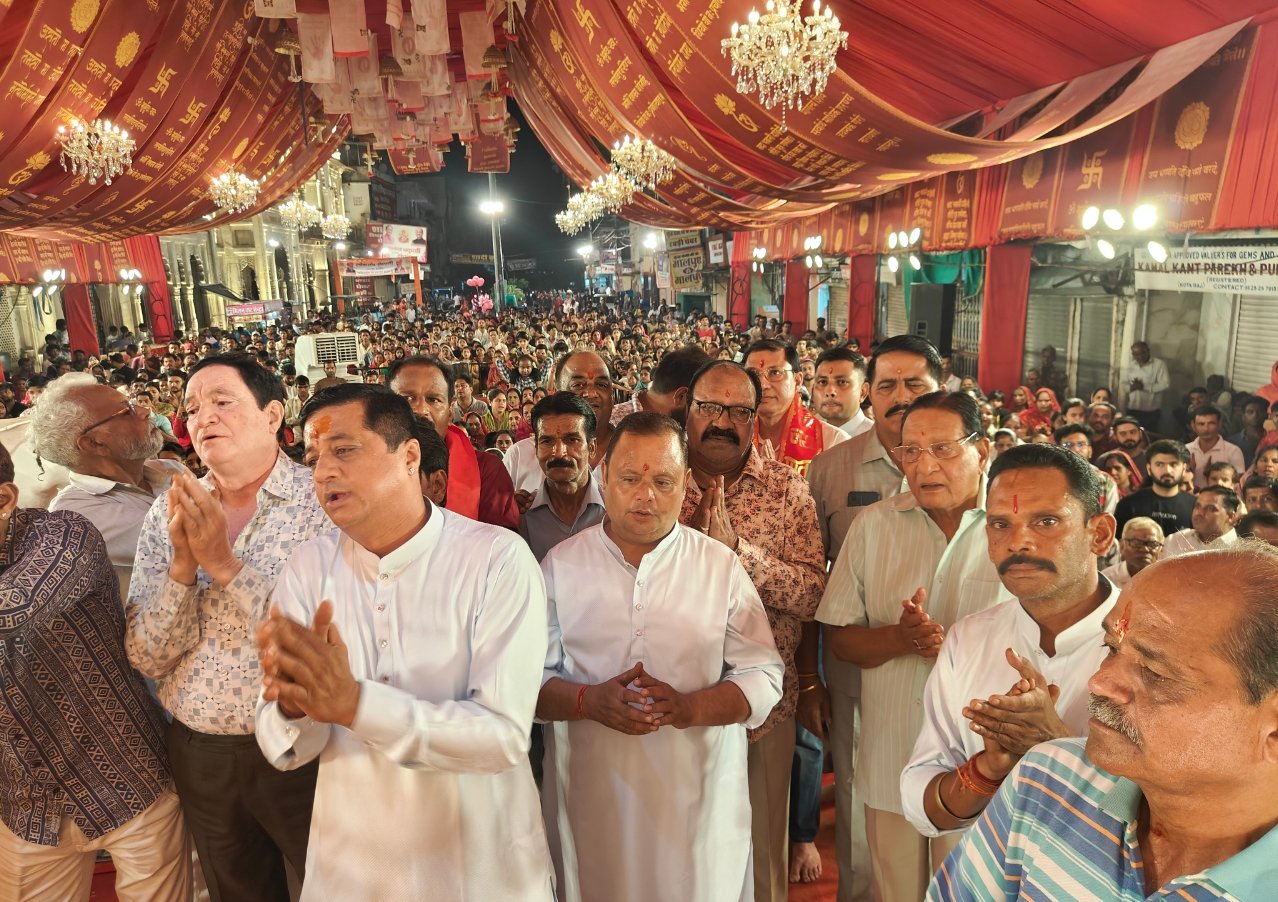 रामपुरा की महारानी के दर्शनों को उमड़े श्रद्धालु, 10 तोला सोने और आधा किलो चांदी से किया शृंगार