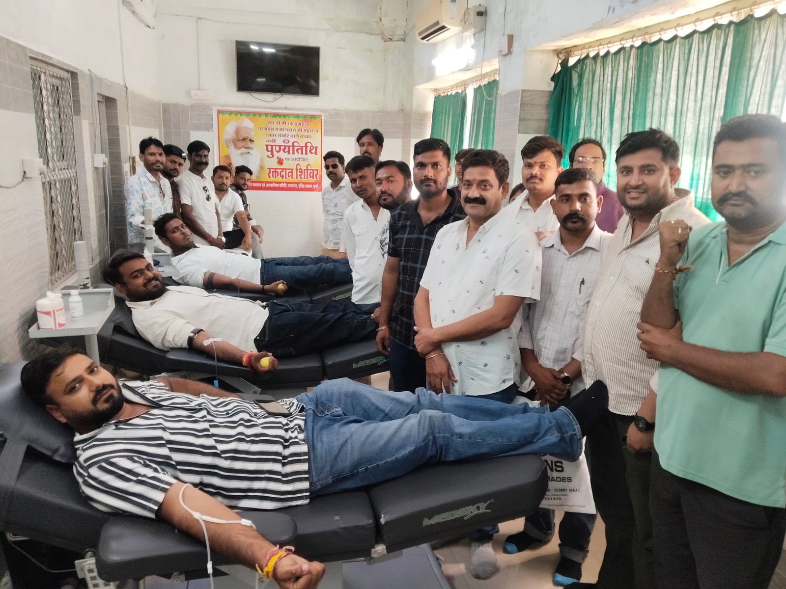 लाल लंगोट वाले बाबा की नौवीं पुण्यतिथि पर सेवा कार्य, 31 यूनिट रक्तदान