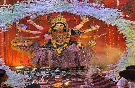 विजय हनुमान मंदिर में गरबा-डांडिया की धूम, नन्हे कदमों ने जमाया रंग