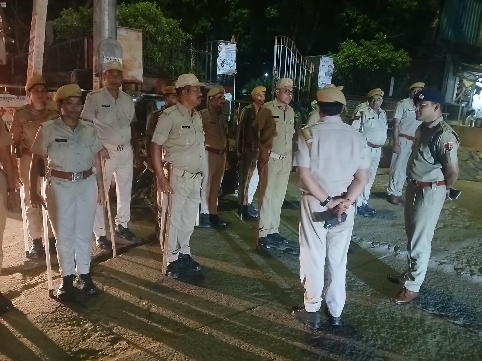 चुनाव और त्योहारों को लेकर पुलिस अलर्ट, कैथून में एसपी ने निकाला फ्लैग मार्च