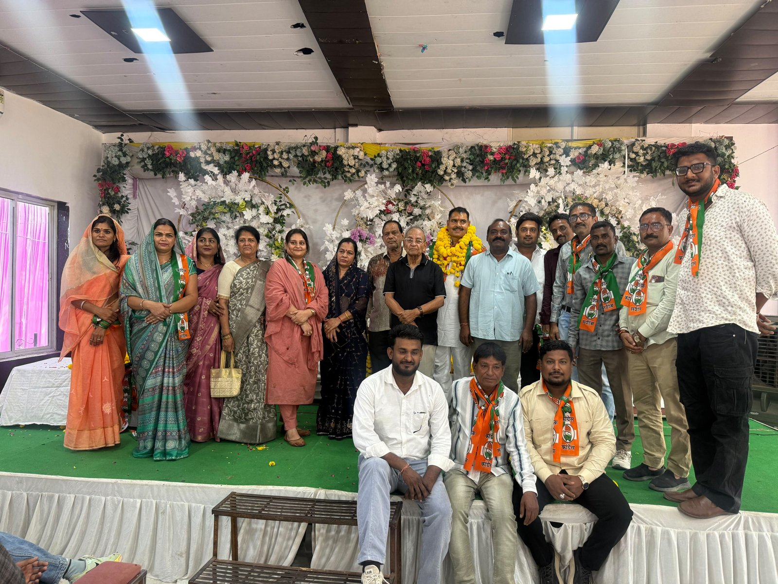 जनता के विश्वास पर खरे उतरें कांग्रेस पार्षद, हारने वाले प्रत्याशी भी जनता के बीच रहें : हरिमोहन शर्मा