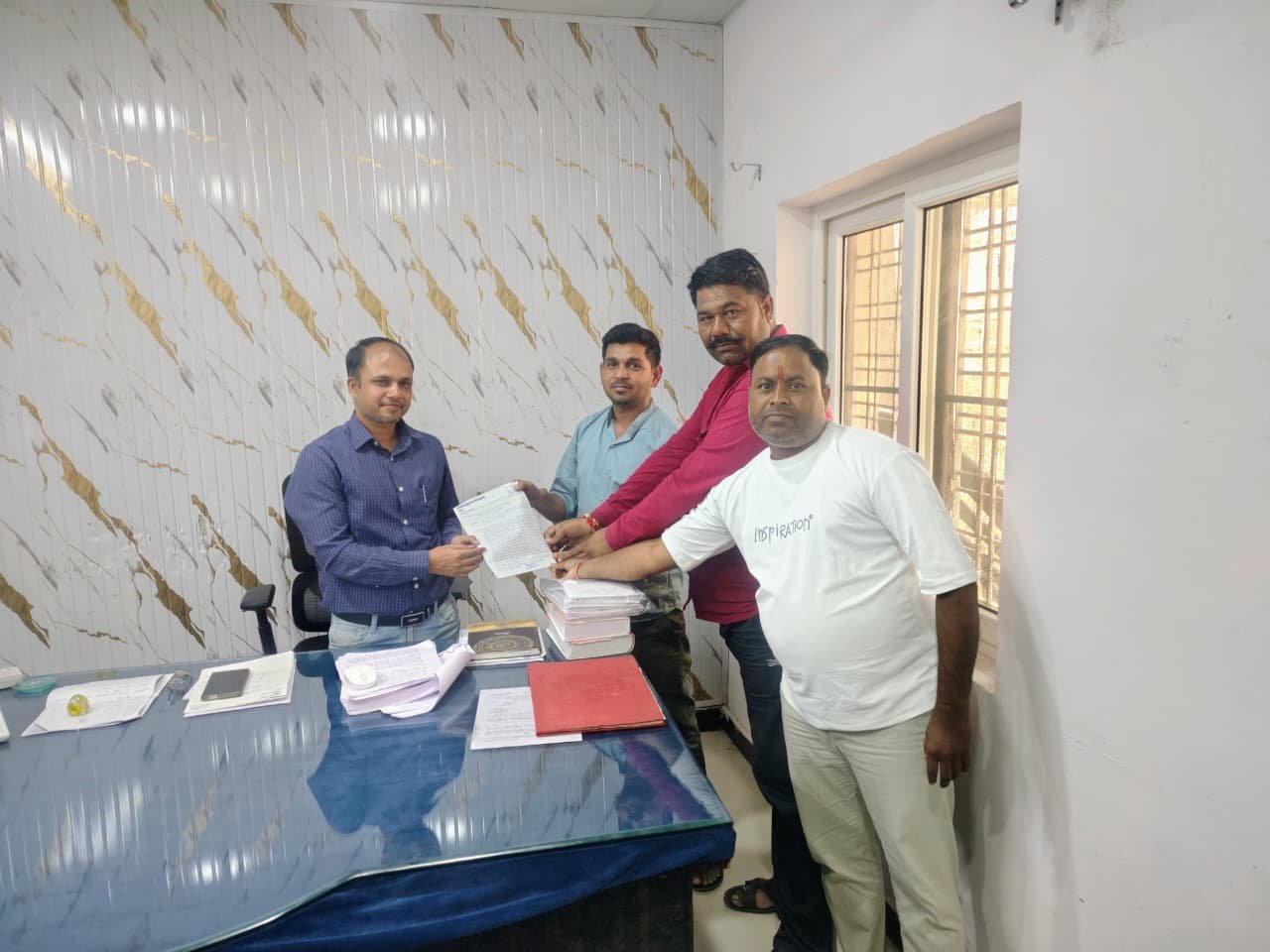 सुल्तानपुर में सफाई कर्मचारियों का वेतन 6,946 से बढ़ाकर 9,400 रुपए करने की मांग