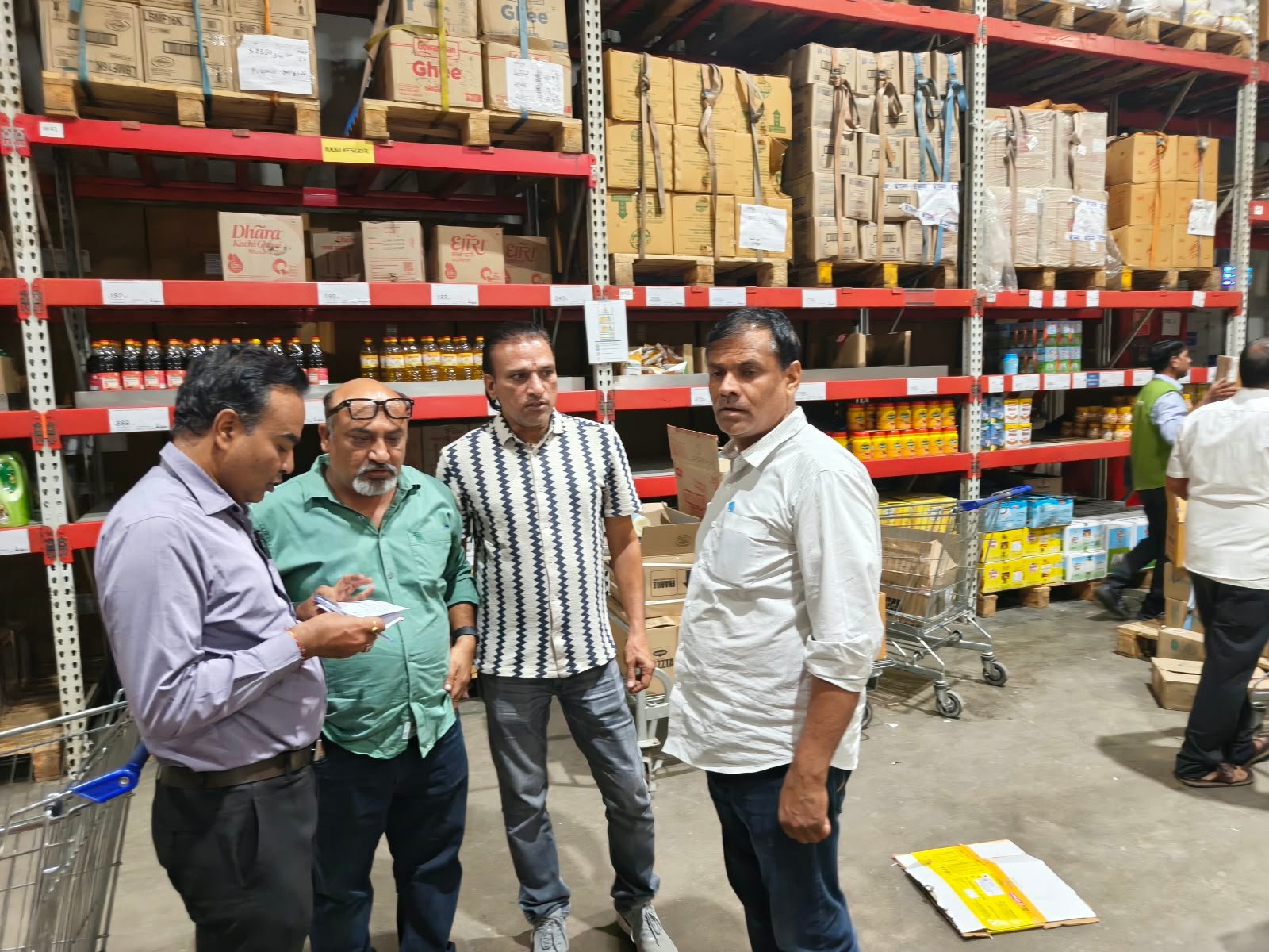 कोटा में 220.5 लीटर घी सीज, वसंती रेजिडेंसी हॉस्टल की मैस से भी लिए खाद्य पदार्थों के 12 नमूने