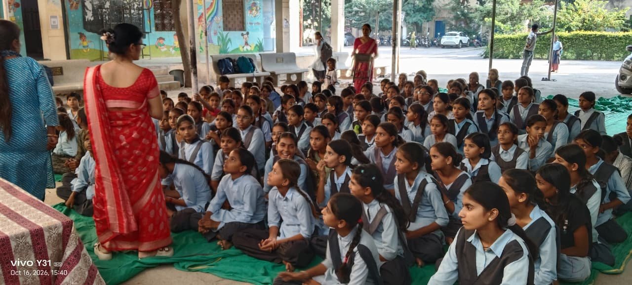 बालिकाओं को बताए अधिकार और आत्मरक्षा के तरीके, सरकारी योजनाओं की भी दी जानकारी