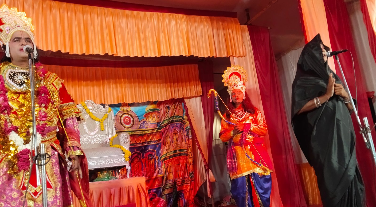 भरत मिलाप ने नम की आंखें, खर-दूषण वध से गूंजा आजाद पार्क