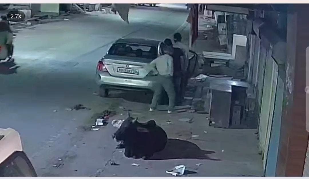 फ्लैग मार्च के तीन दिन बाद ही 70 लाख की चोरी!