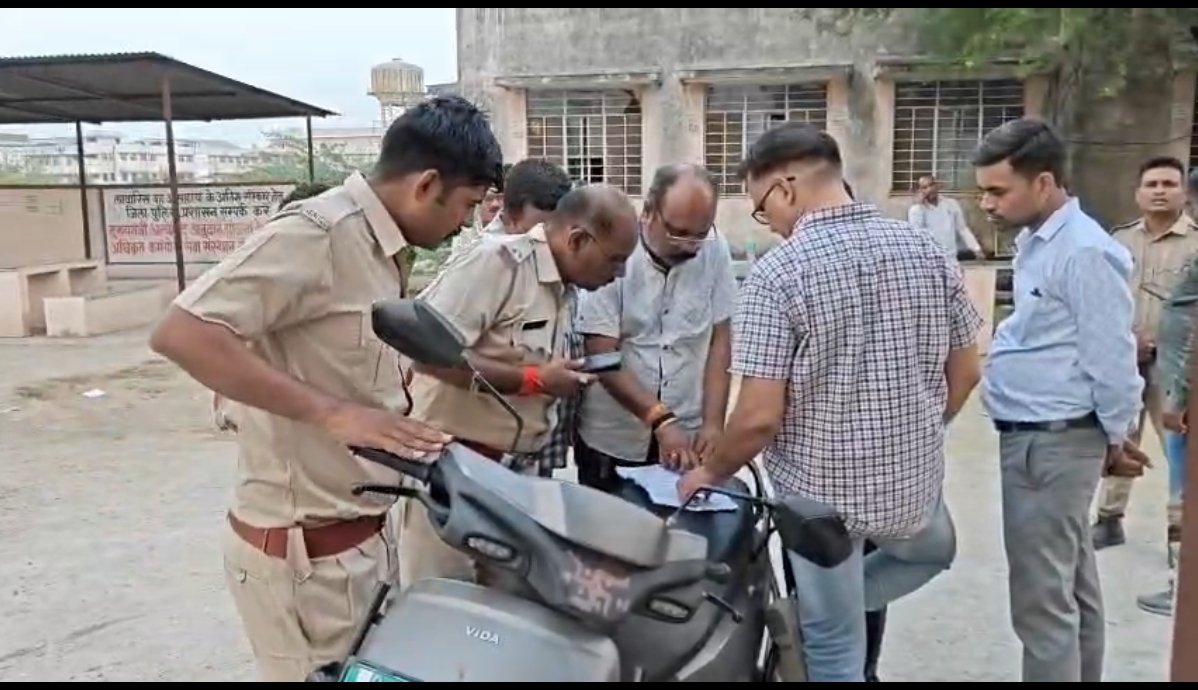 दिल्ली-मुंबई एक्सप्रेसवे बस हादसा: मृतकों के परिजन भोपाल से पहुंचे कोटा, 8 शवों का होगा पोस्टमार्टम
