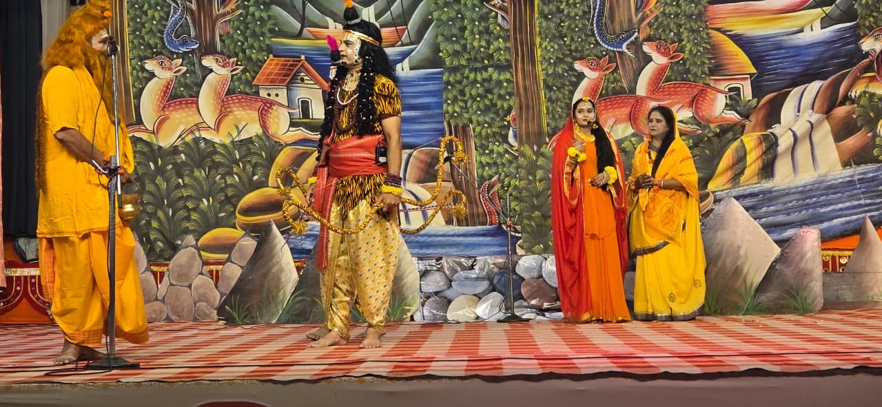 सीता हरण के मार्मिक मंचन से नम हुईं दर्शकों की आंखें, जटायु-रावण युद्ध ने रोमांचित किया