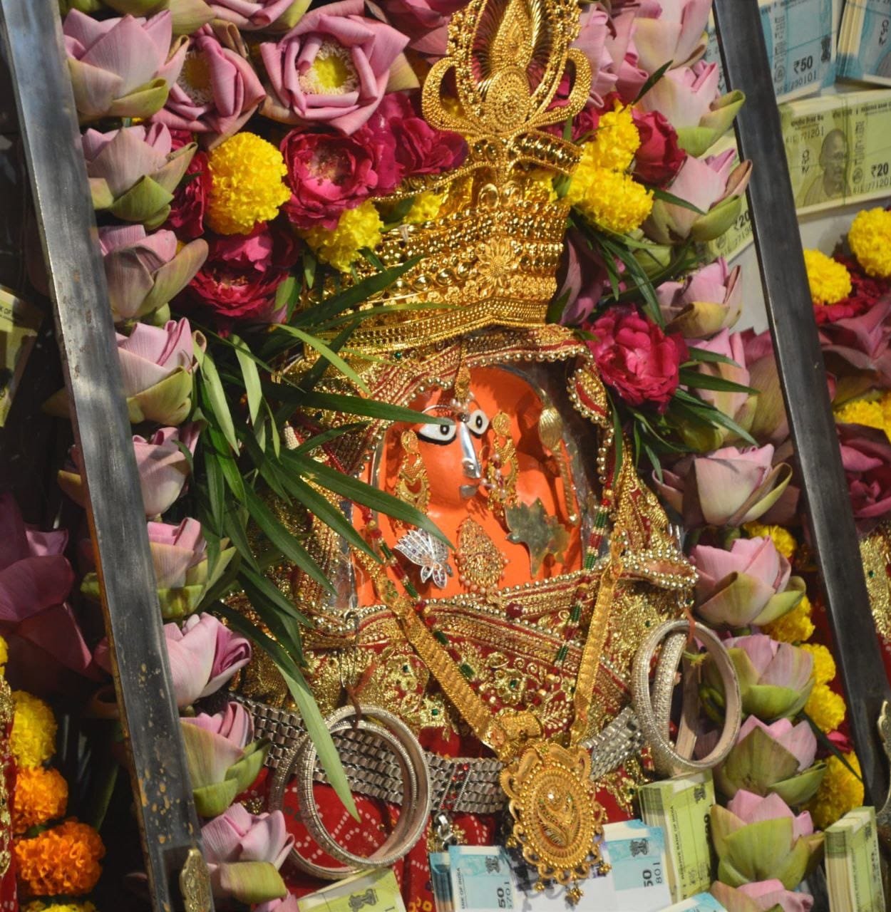 बूंदी में दुर्गाष्टमी पर घर-घर कुलदेवी की पूजा, बीजासन माता का पांच लाख के नोटों से श्रृंगार
