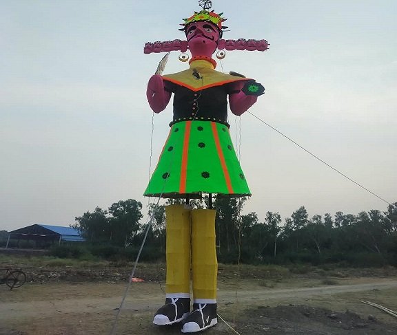 सुल्तानपुर में रावण के कद पर विवाद: 70 फीट की जगह 34 फीट का पुतला खड़ा करने का आरोप, कांग्रेस पार्षदों ने मांगी जांच