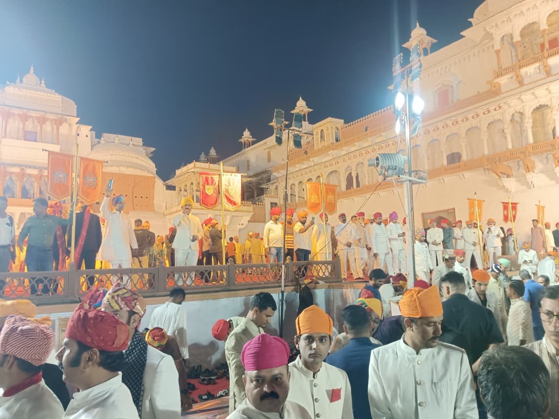 शाही लवाजमे के साथ निकली भगवान लक्ष्मीनारायण की सवारी, जीवंत हुए रामायण के प्रसंग