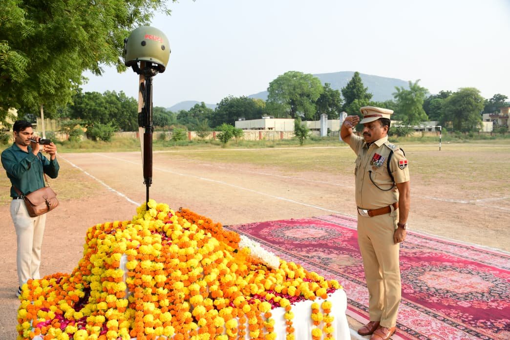 बूंदी में पुलिस शहीद दिवस पर शहीदों को शस्त्र सलामी, पौधारोपण और रक्तदान से दी श्रद्धांजलि