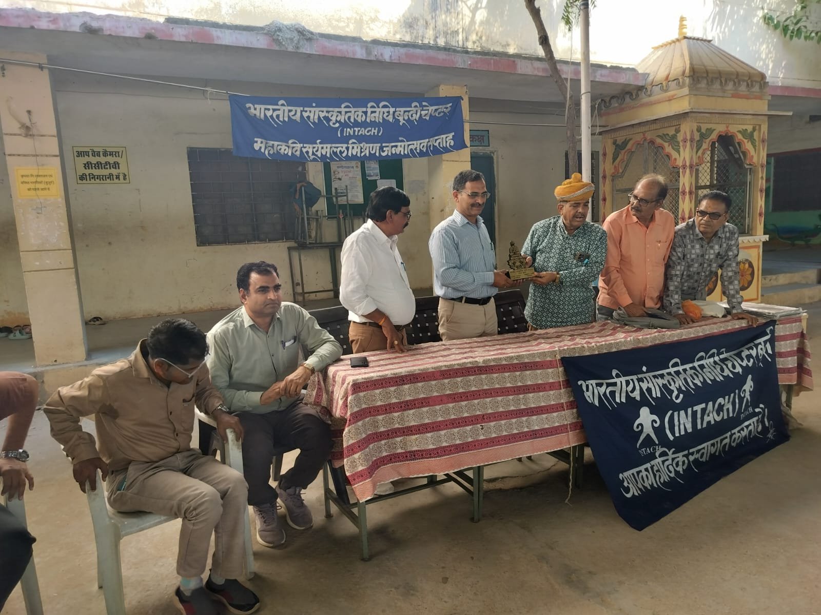वीर सतसई की वीरता और राष्ट्रभक्ति से रूबरू हुईं छात्राएं