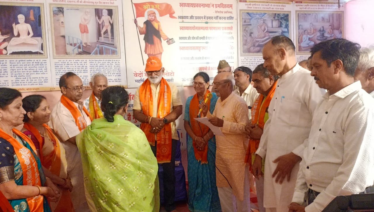 कोटा दशहरा मेले में वैदिक साहित्य प्रदर्शनी का शुभारंभ, वेद-रामायण सहित धार्मिक ग्रंथ उपलब्ध