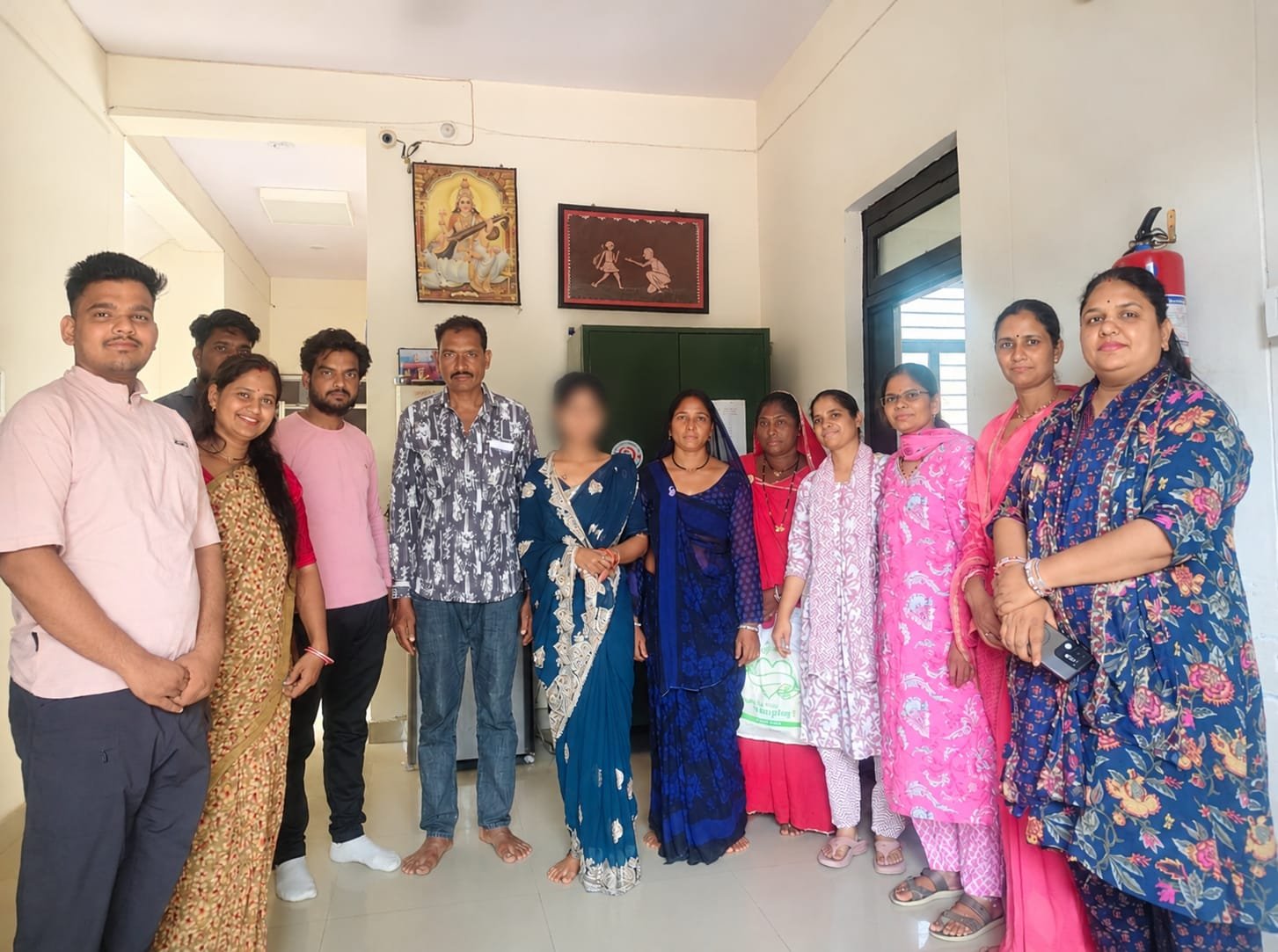 बूंदी के वार्ड 24 में निर्दलीय प्रत्याशी मनसोर मीणा ने कांग्रेस प्रत्याशी के समर्थन में नामांकन लिया वापस