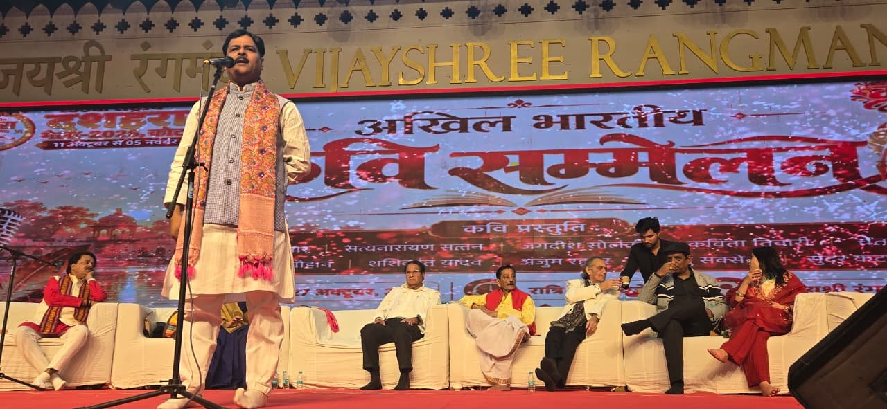 उस खिलजी को पद्मिनी की पावनता ने हरा दिया’, कविता तिवारी की ओजस्वी पंक्तियों से गूंजा दशहरा मेला